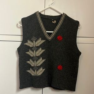 Cropped sweater vest